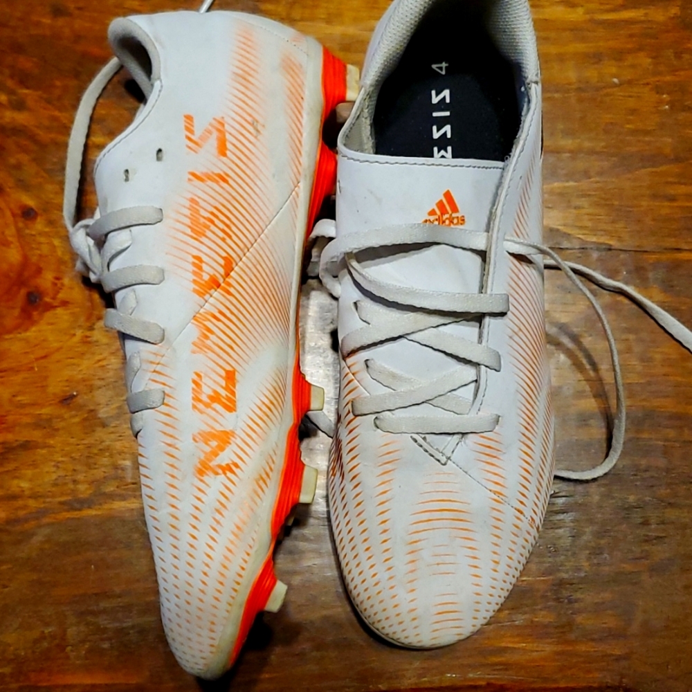 Girls size 6 soccer cleats